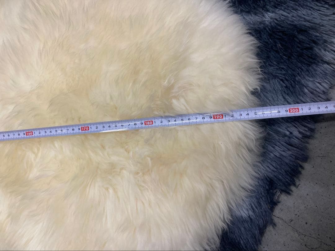 本物ムートンラグ２匹物　羊毛皮　ニュージーランド産　ホワイト