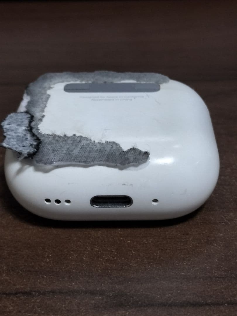 AirPods4（ANC）本体、イヤホン付 外装に汚れあり