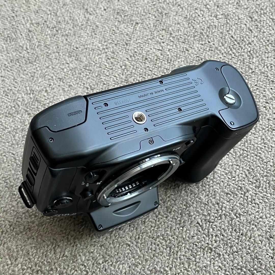 フィルムカメラ Nikon F90x + AF NIKKOR 28-70mm f3.5-4.5D