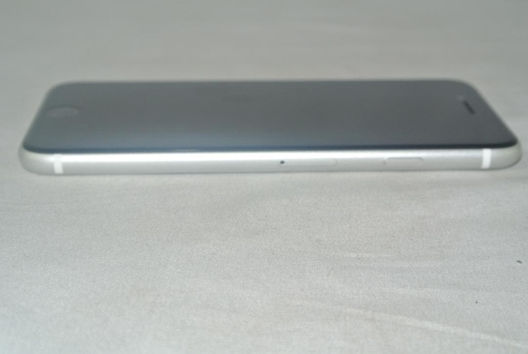 Apple iPhone SE (第2世代) 64GB ホワイトMHGQ3J/A