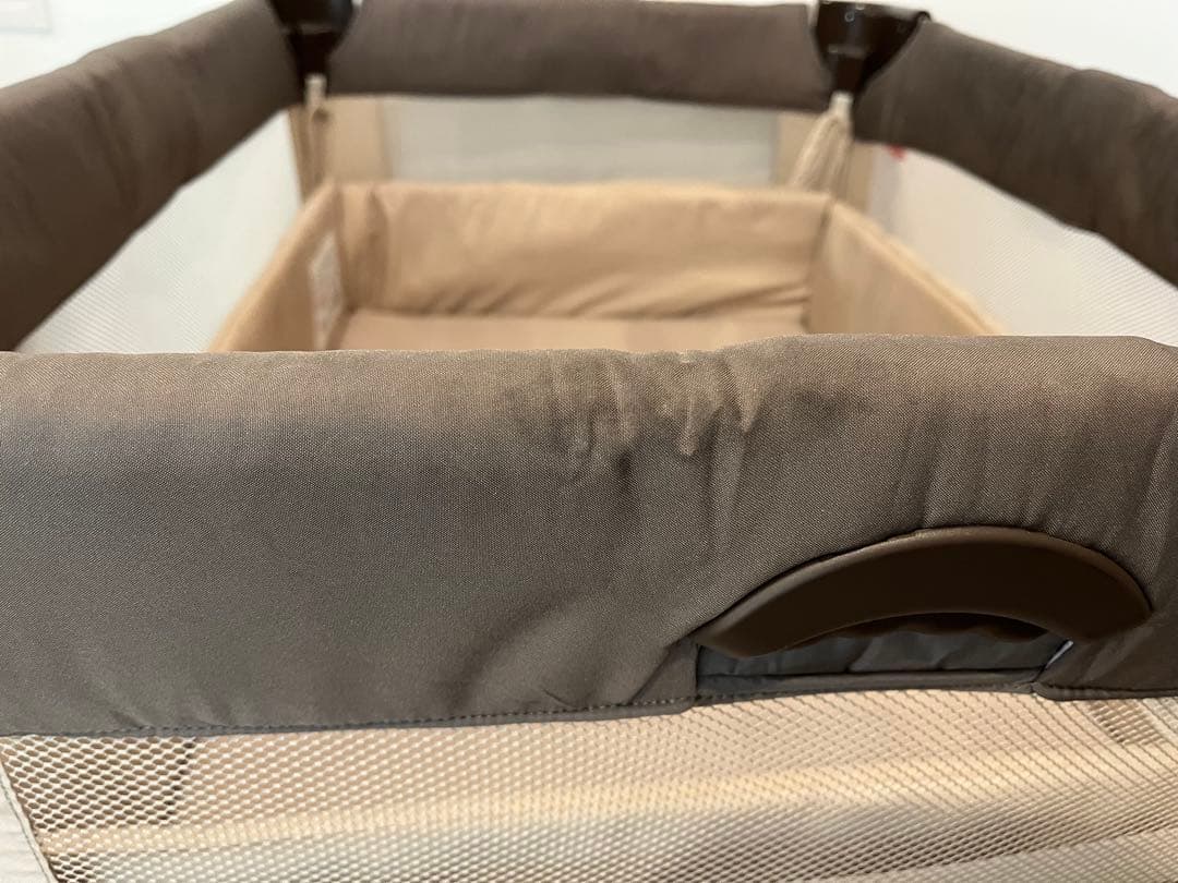 ココネルエアー　折りたたみ式ベビーベッド