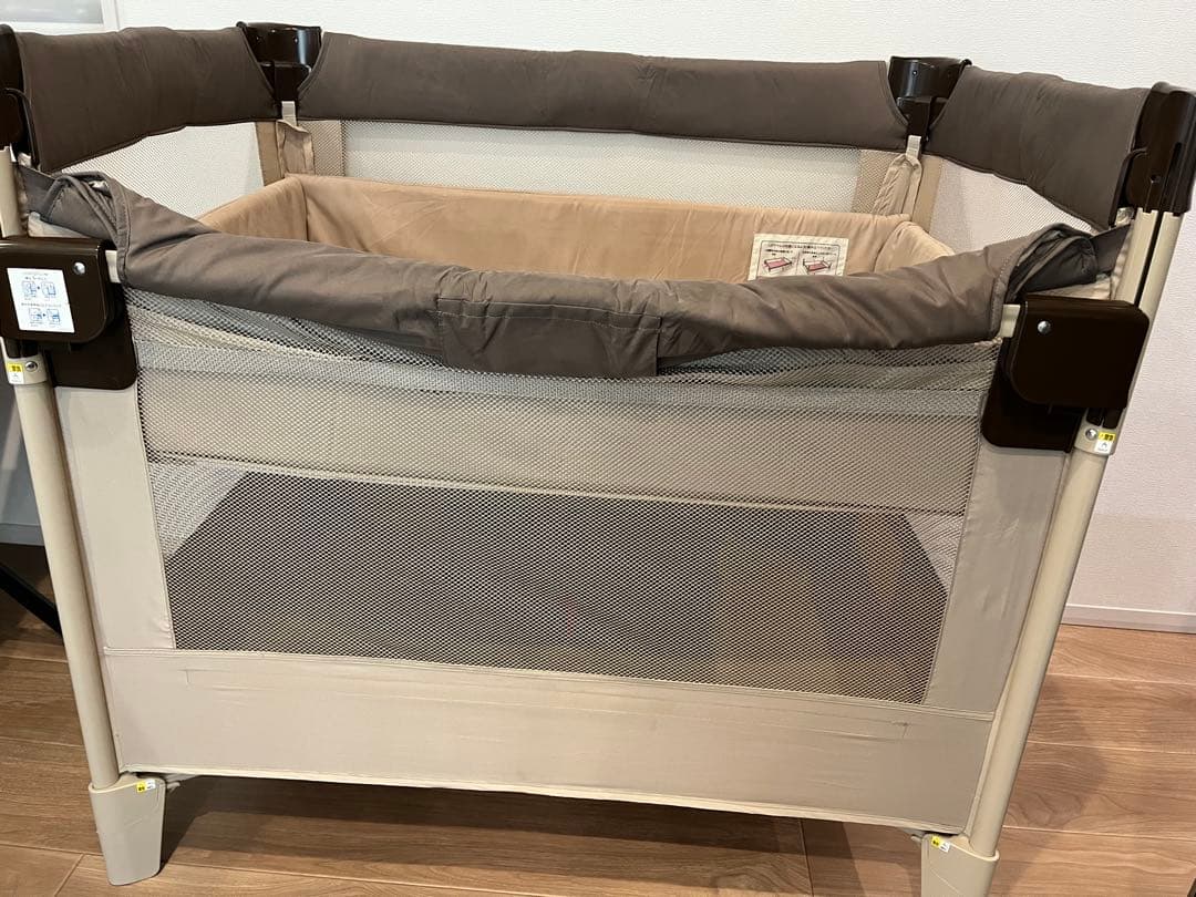 ココネルエアー　折りたたみ式ベビーベッド