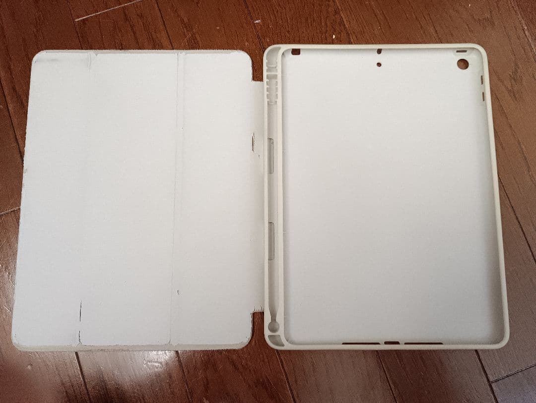 iPad6 ケース、充電器、Appleペンシル付き