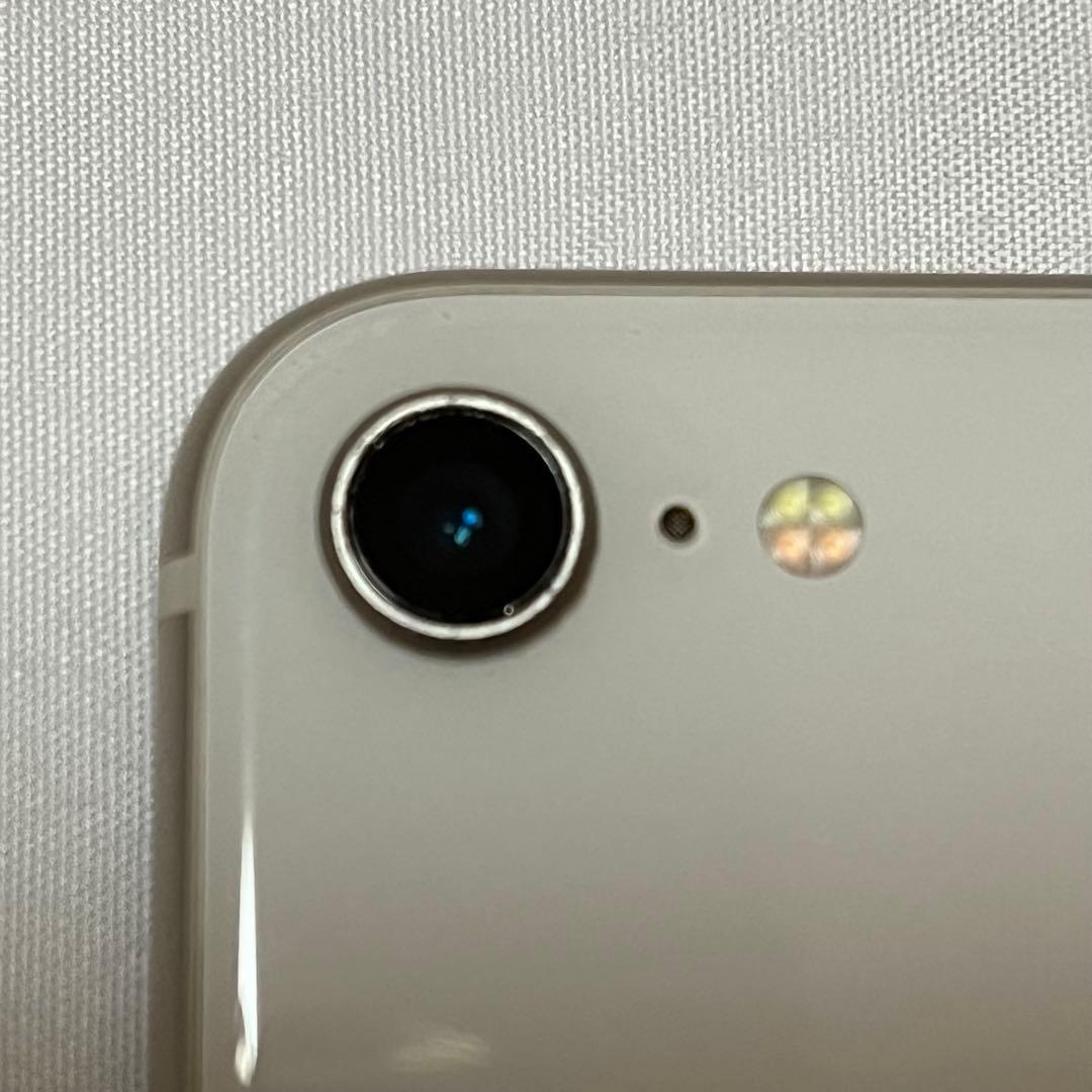 iPhoneSE3 第3世代 スターライト 本体 64GB