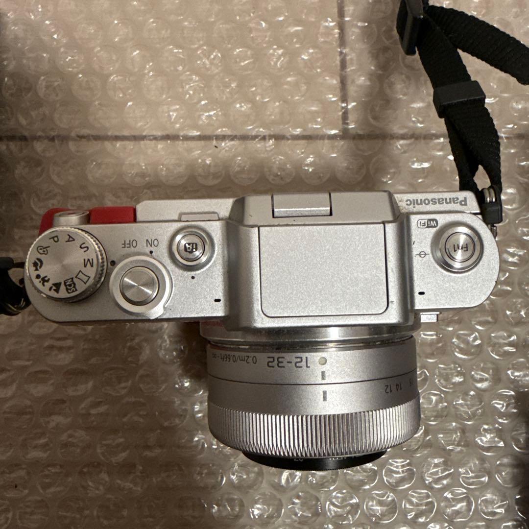 ミラーレス一眼　Panasonic DMC-GF7