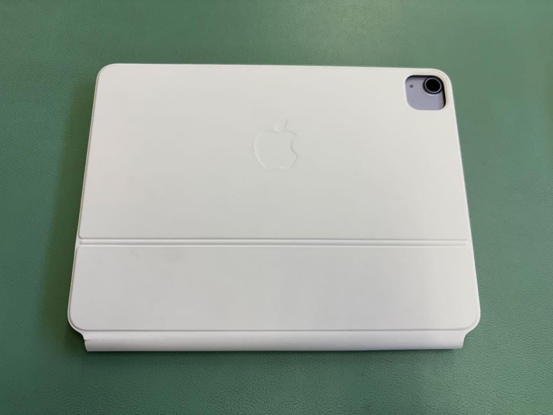 iPadAir第5世代64GBパープルとMagicKeyboardホワイト