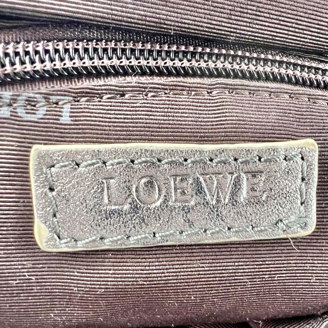 LOEWE　ハンドバック　本革　シボ革　ナッパアイレ　シルバー　アナグラム