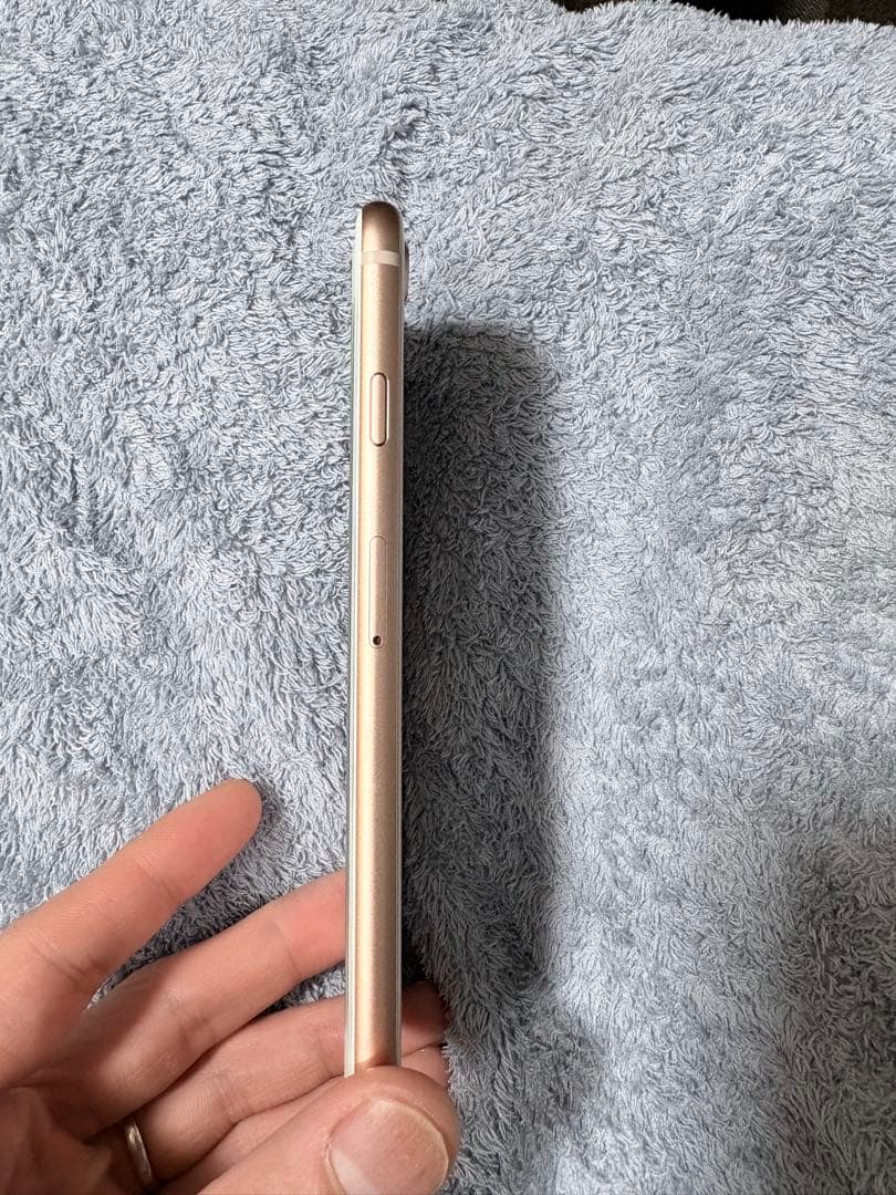 Apple iPhone 8 ゴールド 本体