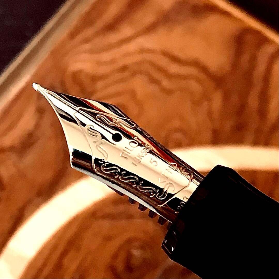 ☆ほぼ新品☆パイロット万年筆の原点☆素晴らしいパイロットカスタム74（ＦＭ)