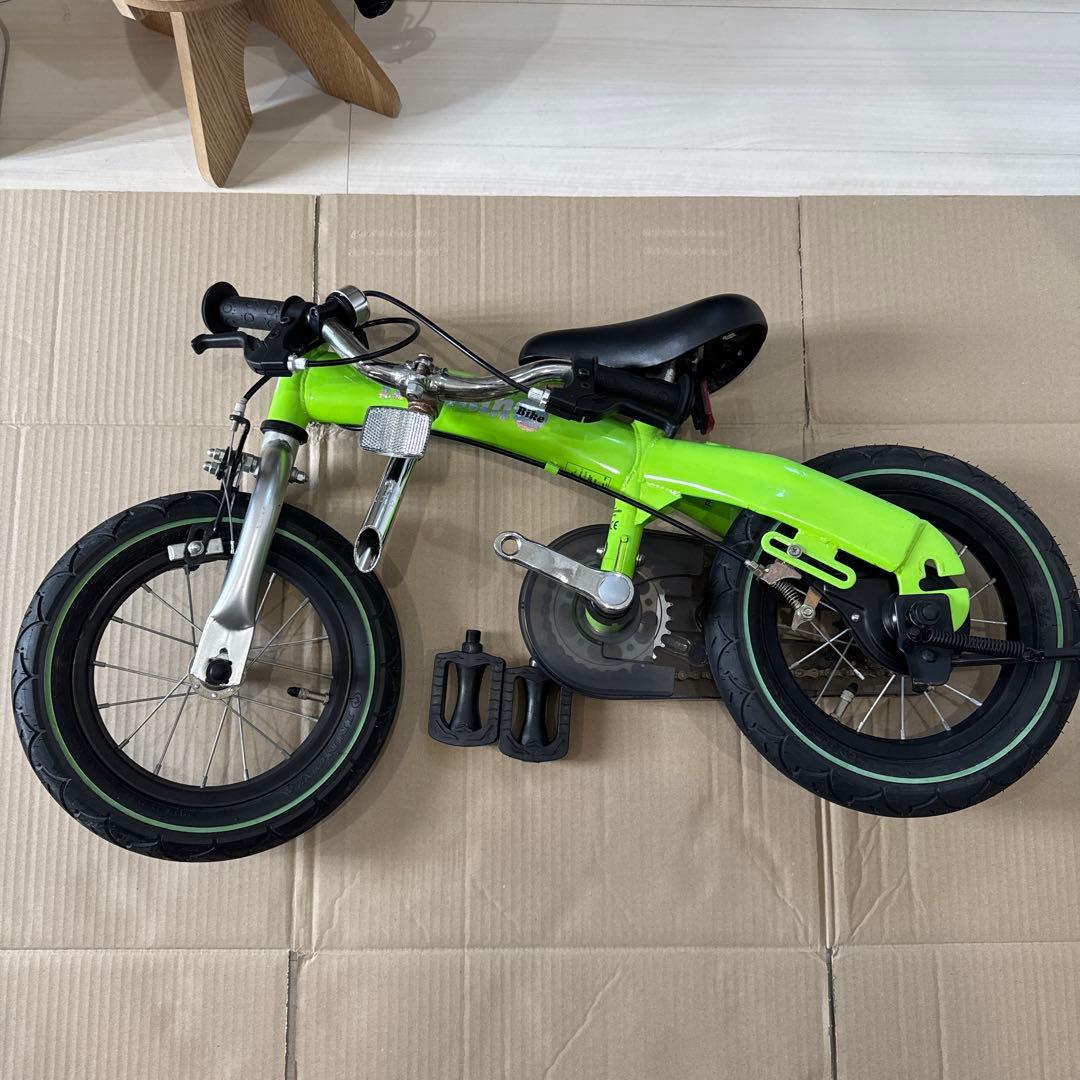 へんしんバイク　黄緑　３－６歳