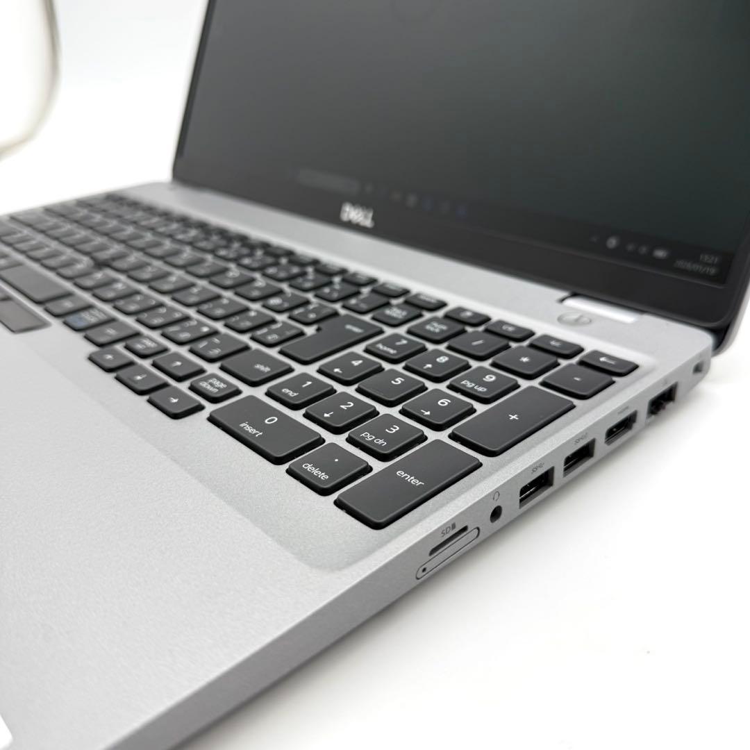 ノートパソコン準美品10世代i7 16GB NVMe512 Office2024