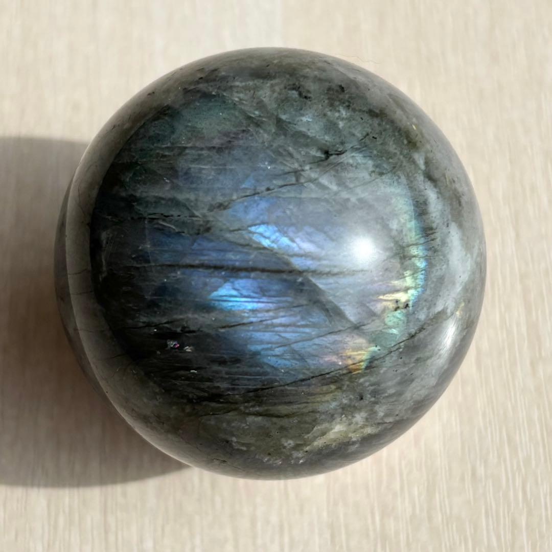 ピンク系ブルー系の2色シラー入り　ラブラドライト　スフィア　天然石