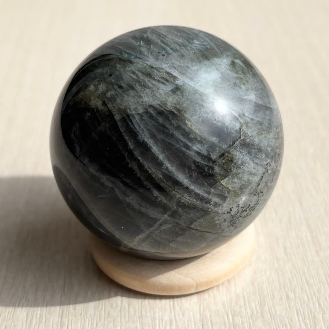 ピンク系ブルー系の2色シラー入り　ラブラドライト　スフィア　天然石