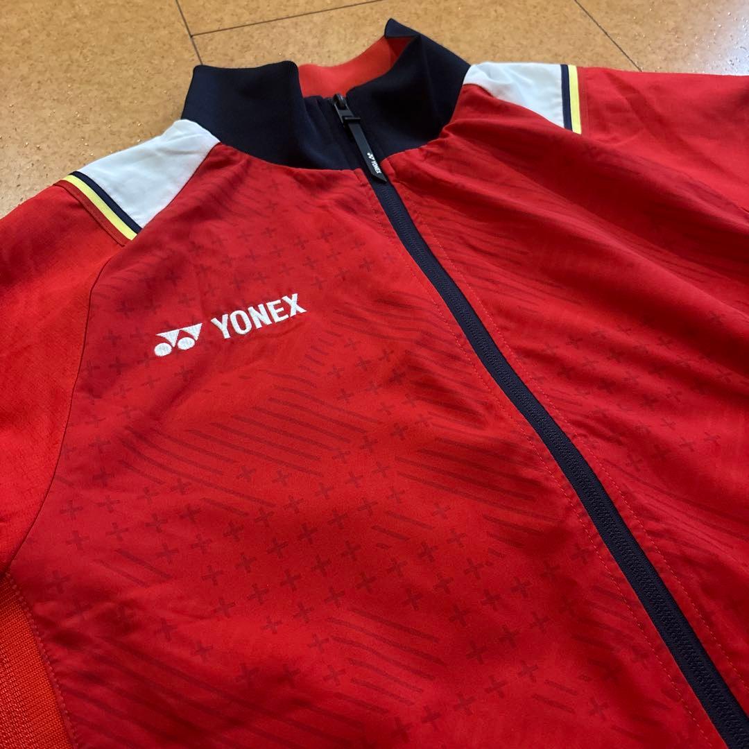 数量限定モデル　人気完売　ヨネックス ヒートカプセル ウィンドジャケット L 赤