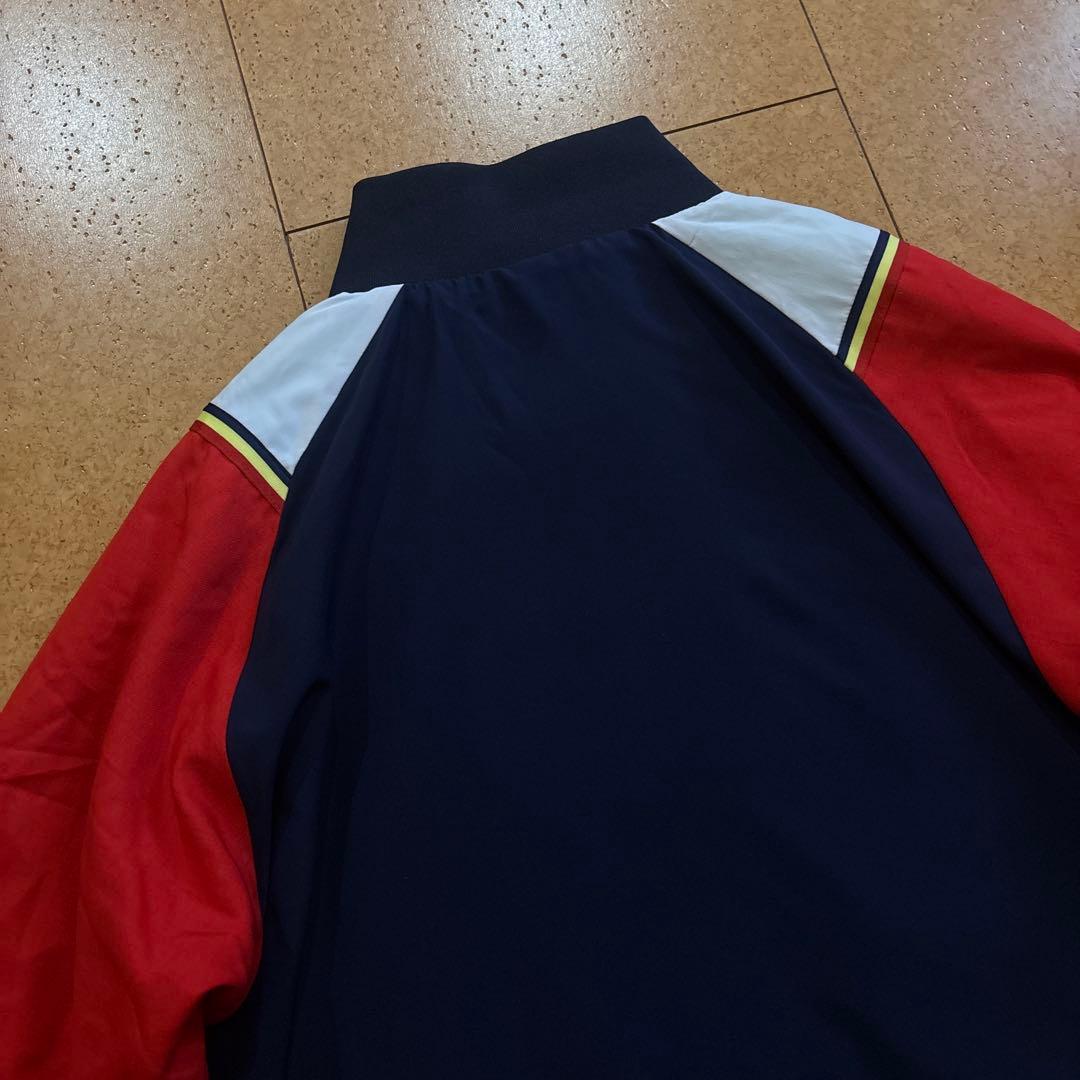 数量限定モデル　人気完売　ヨネックス ヒートカプセル ウィンドジャケット L 赤