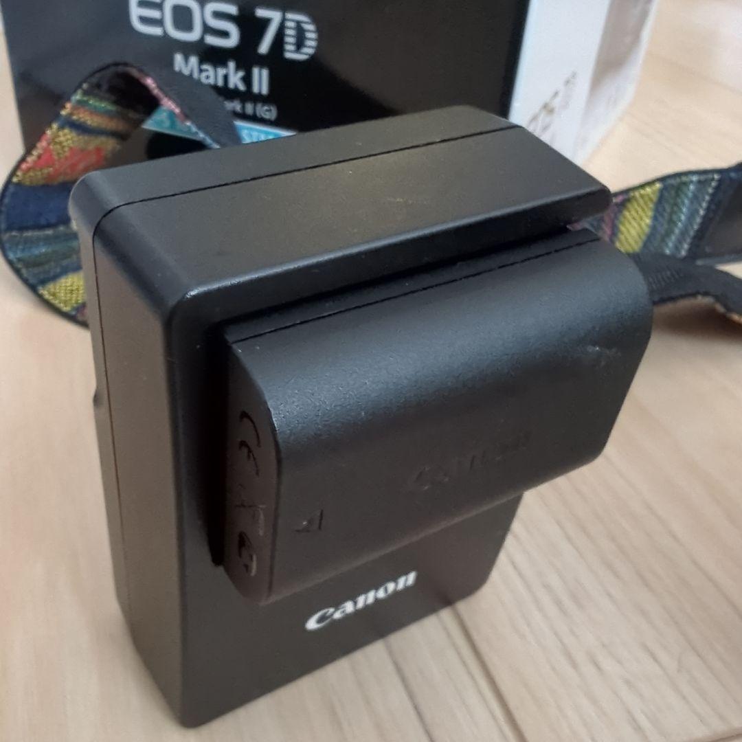 Canon EOS 7D Mark II ズームレンズ付き