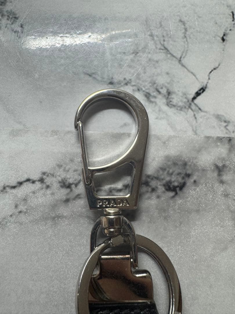PRADA サフィアーノレザーキーリング