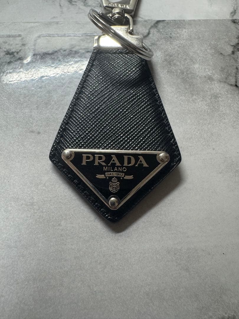 PRADA サフィアーノレザーキーリング