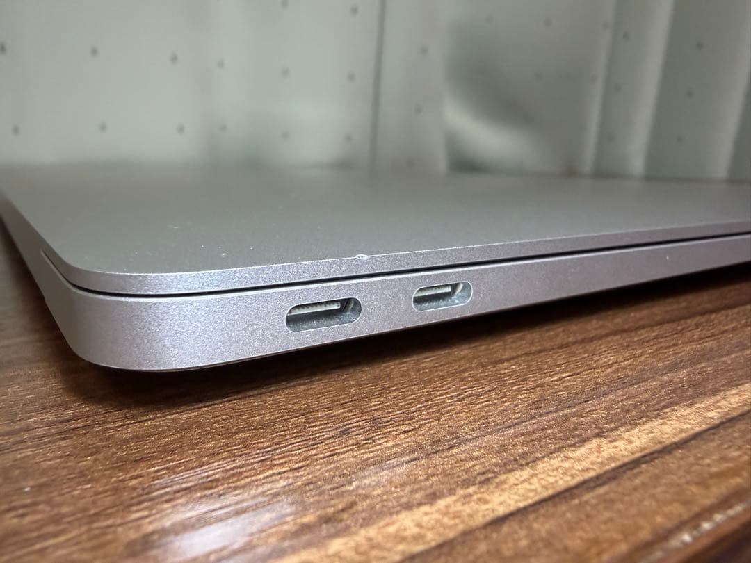MacBook Air M1 ※水濡れ歴あり（現在は正常動作品）