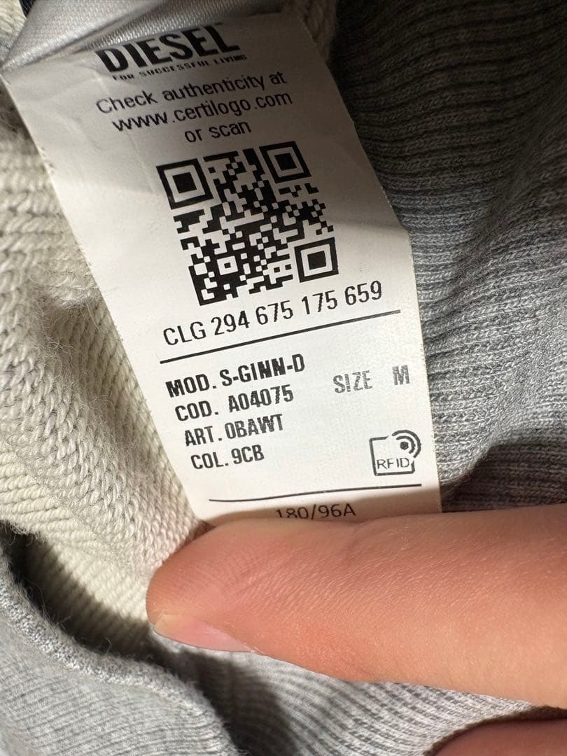 diesel ディーゼル　スウェット トレーナー　ロンT コムドット