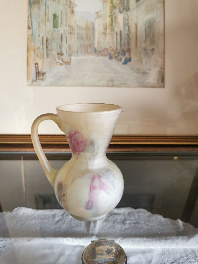 アンティーク ドームナンシー シクラメン花紋 押風花セピアトーン水差し キャラフ