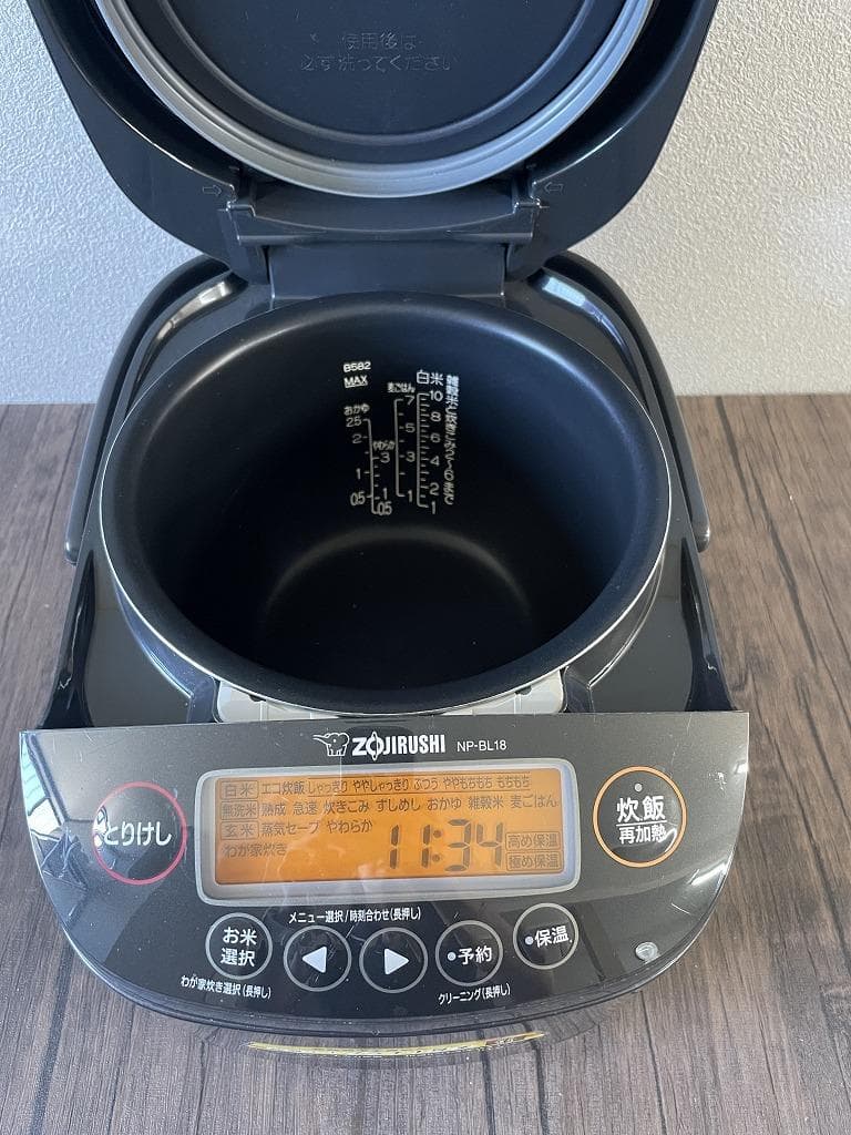 象印　圧力IH炊飯ジャー　NP-BL18　ブラック　2023年製