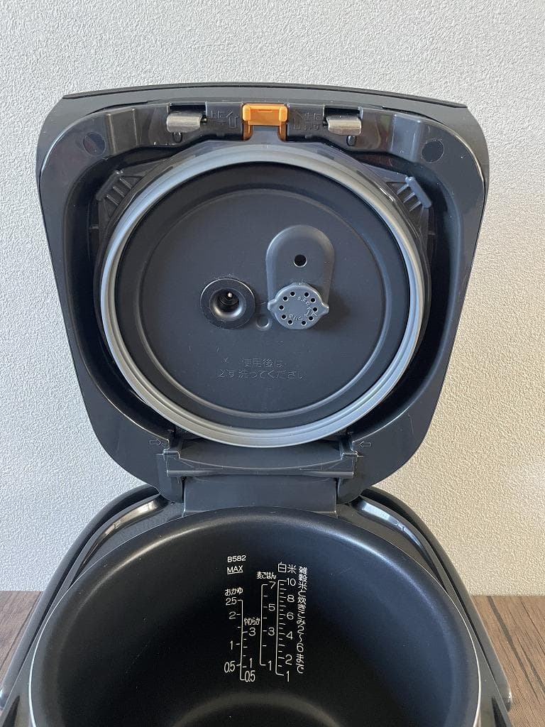 象印　圧力IH炊飯ジャー　NP-BL18　ブラック　2023年製