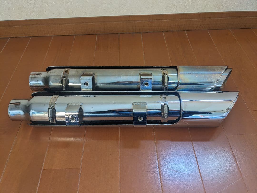 VANCE & HINES デュアルエキゾーストマフラー