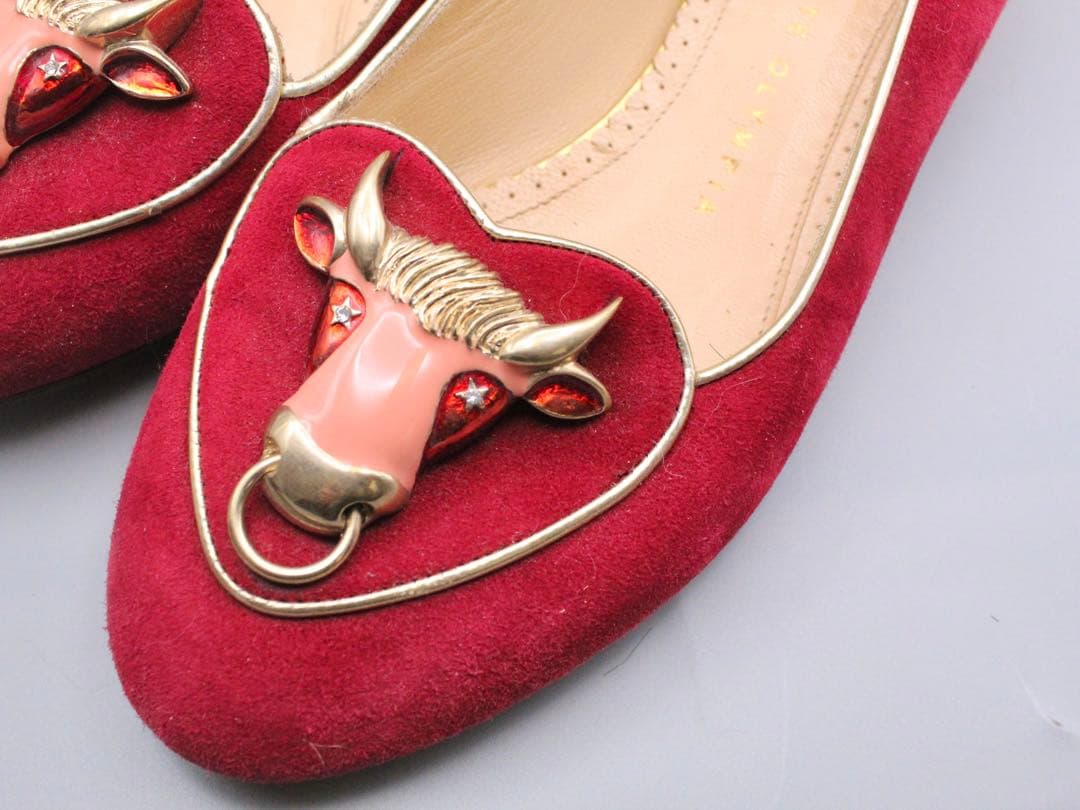 「CHARLOTTE OLYMPIA」　牛モチーフ　スエード　フラットシューズ