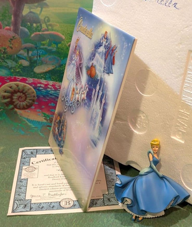 ディズニー　限定版コレクション　シンデレラ　壁掛け　鑑定書付き　未使用　レア