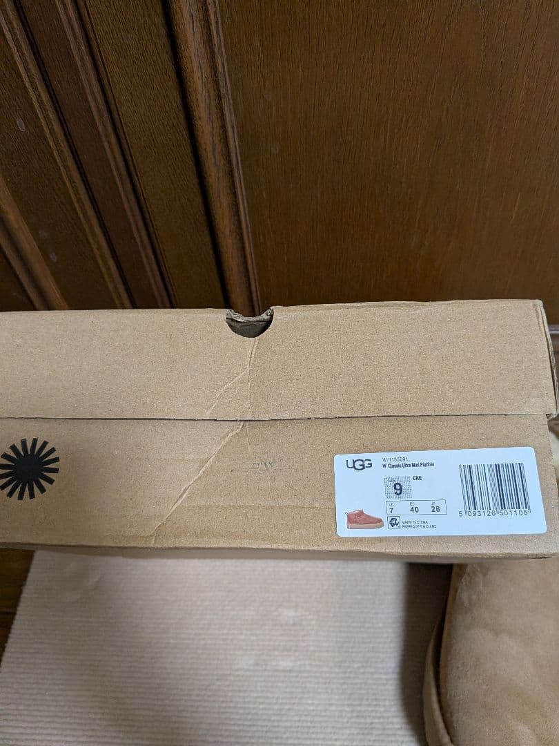 新品　UGG（アグ）ブーツ　クラシックウルトラミニ　厚底スエード　CHE