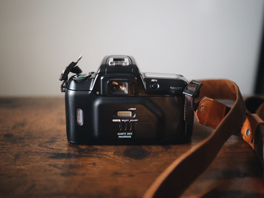 【美品】Nikon F60 フィルム一眼カメラ ＋AF NIKKOR 50mm