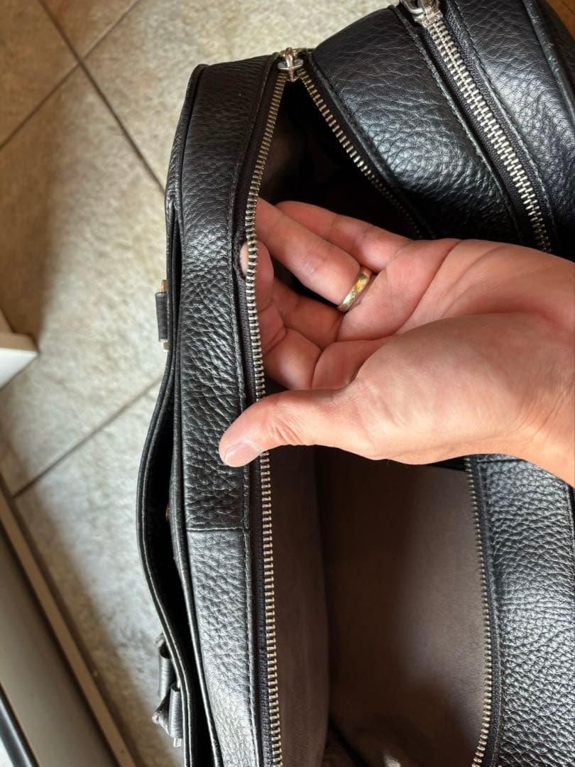 ペッレモルビダビジネスバック