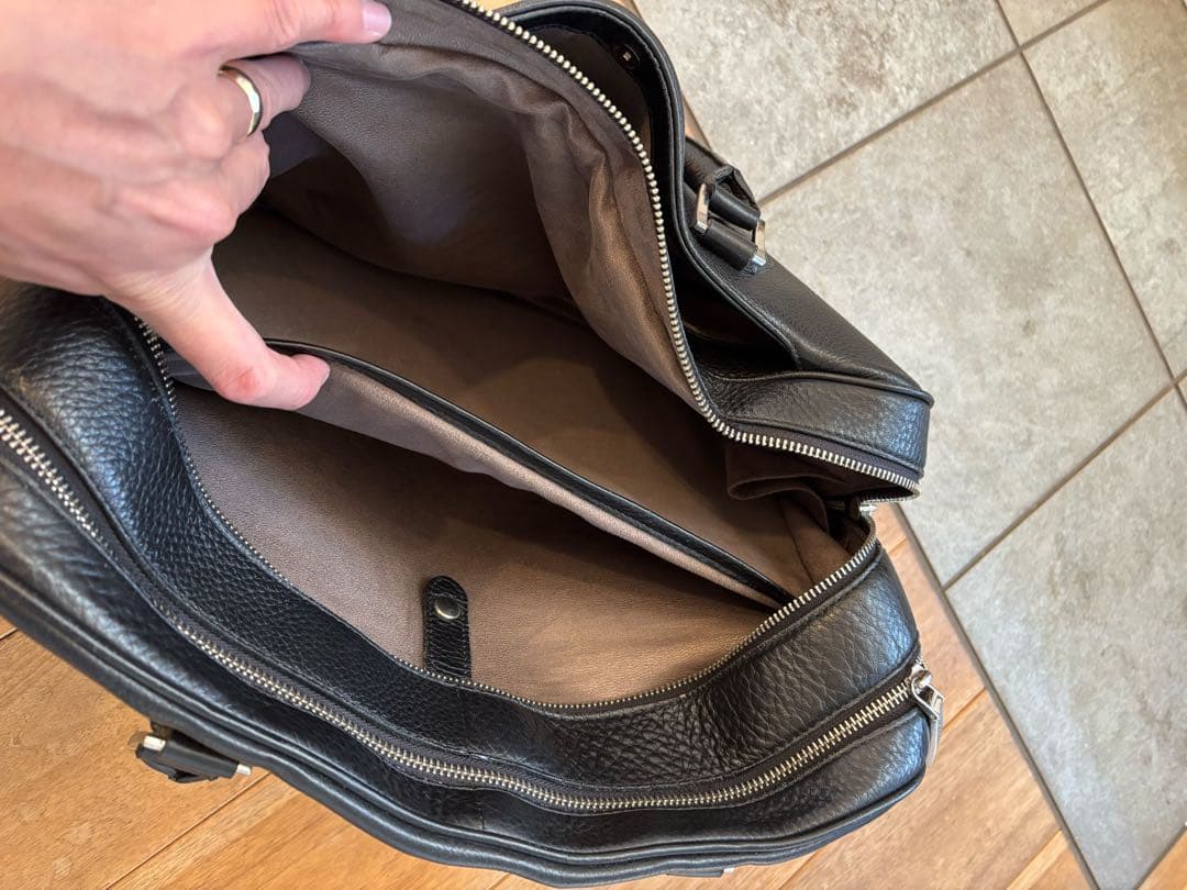 ペッレモルビダビジネスバック