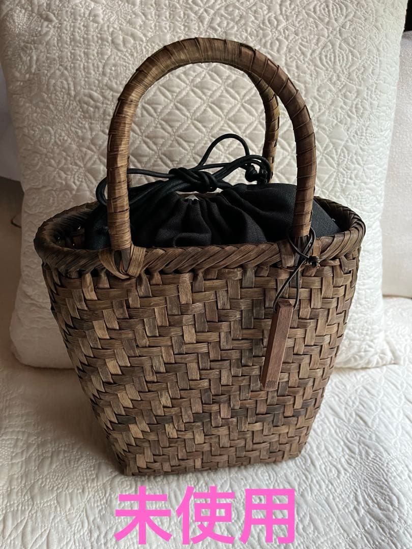 かごや　未使用　冬用　フェイクファー蓋付きくるみ籠　網代編み　　リネン巾着袋付き