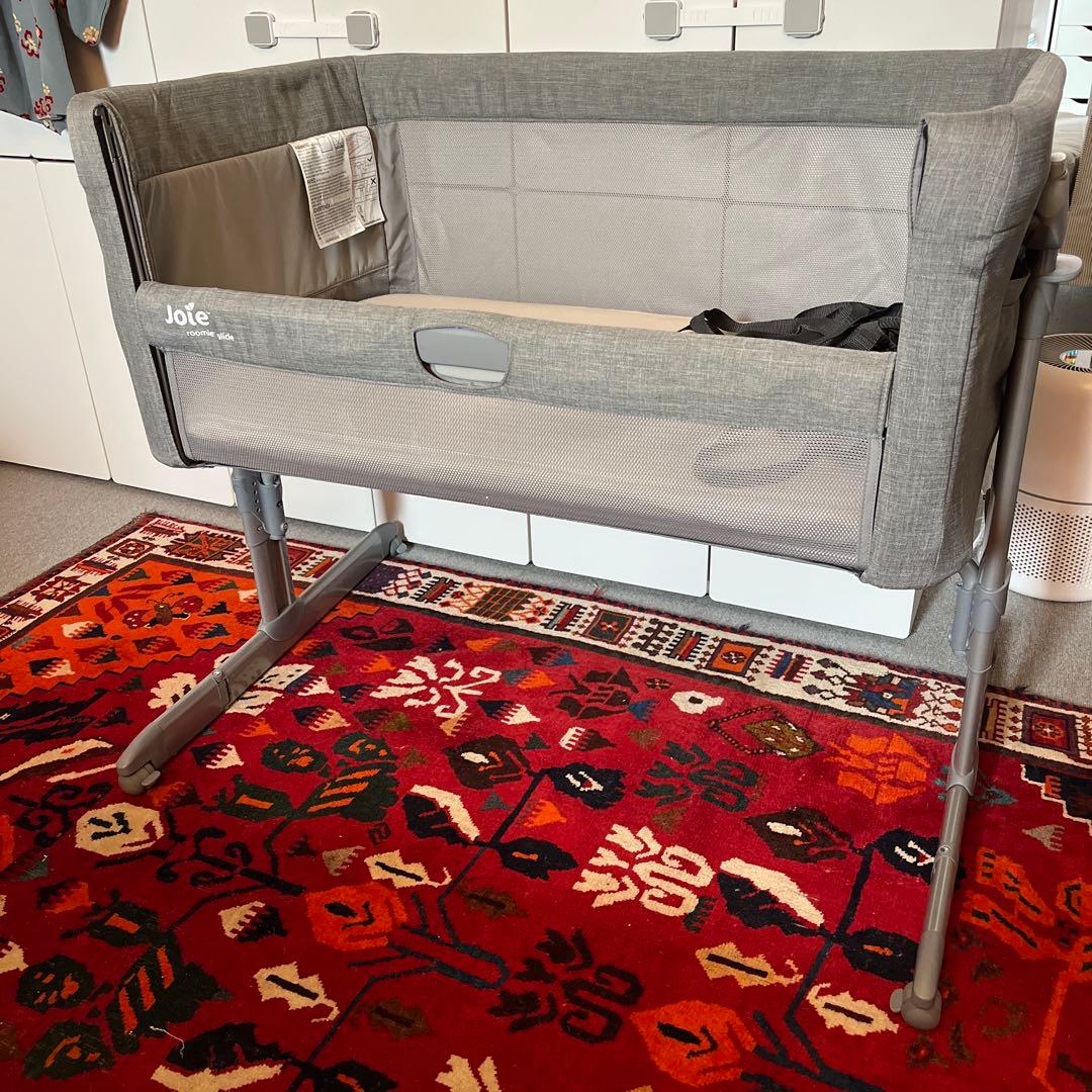 Joie ベビーベッド　添い寝（海外購入）
