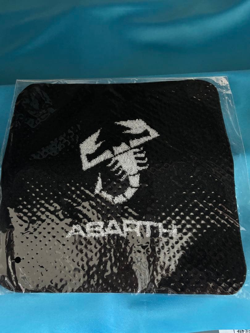 アバルト595フェールキャップ　未使用品➕新品エアーフィルタ➕タオル