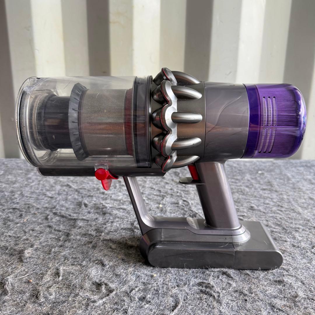 中K92 激安早い者勝ち✨　ダイソンV11 SV15 掃除機　コードレス