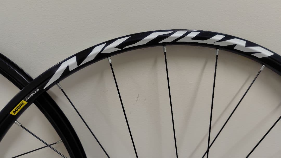 Mavic Aksium ディスク　完組ホイール 　前後セット