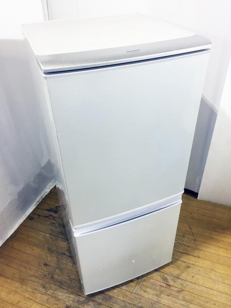 送料無料♦SHARP 137L 冷蔵庫【♦SJ-14T-S】
