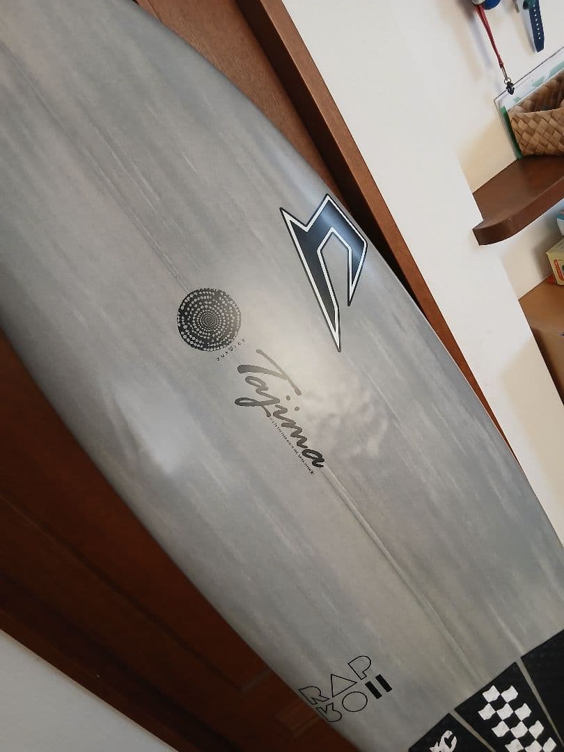 ジャスティスサーフボード RAPTOR II　tajima シェイプ