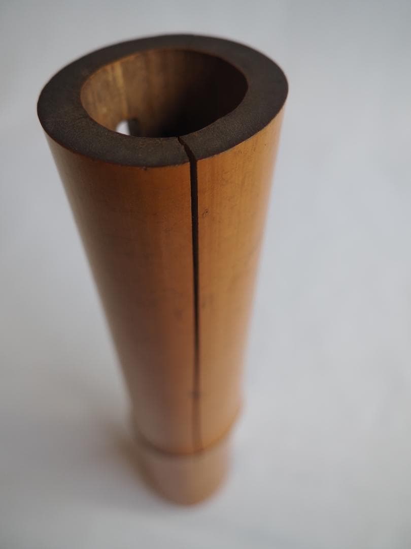 大徳寺435世管長 大綱宗彦自作『竹尺八花入  銘：忍草』