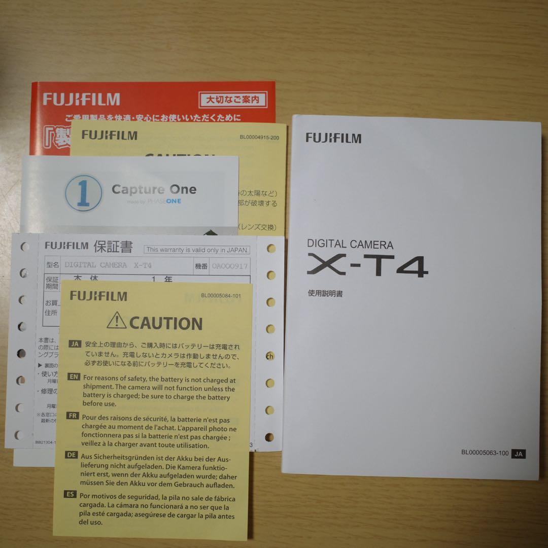 【美品】X-T4 本体　撮影回数2992回　ミラーレス一眼カメラ　オマケ付