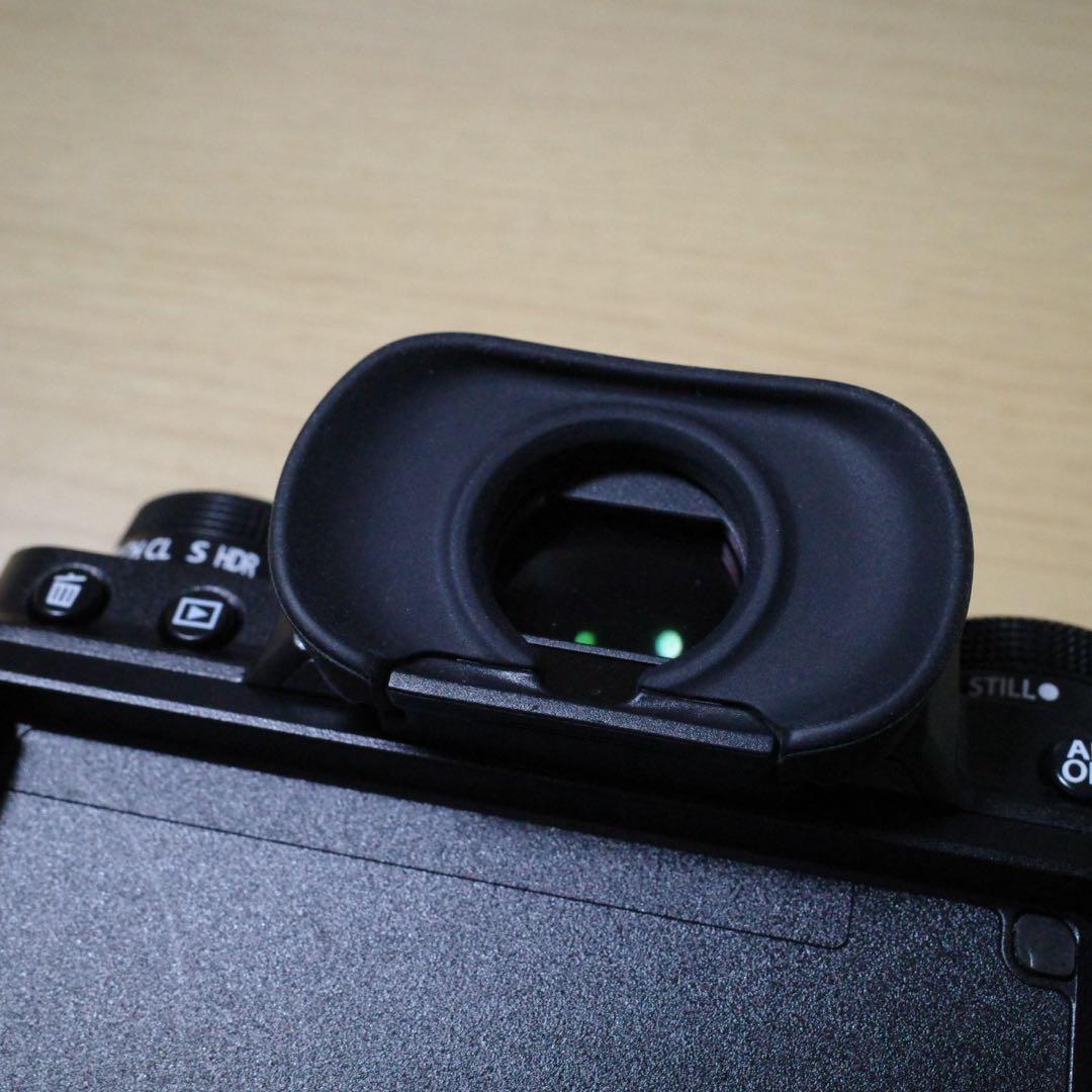 【美品】X-T4 本体　撮影回数2992回　ミラーレス一眼カメラ　オマケ付