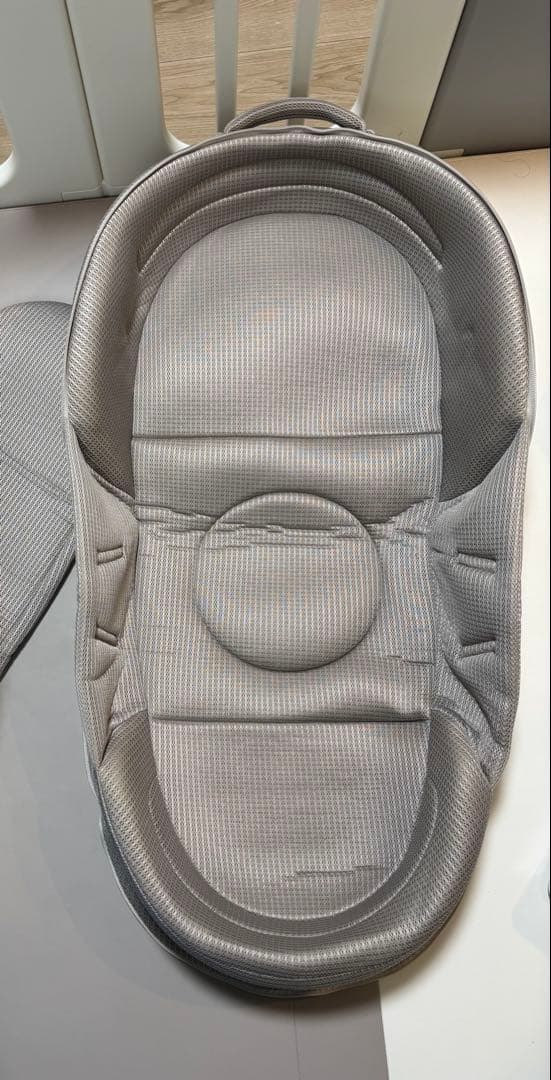 【3/5まで出品】neomamaism ネオママイズム　ベビーベッド グレー