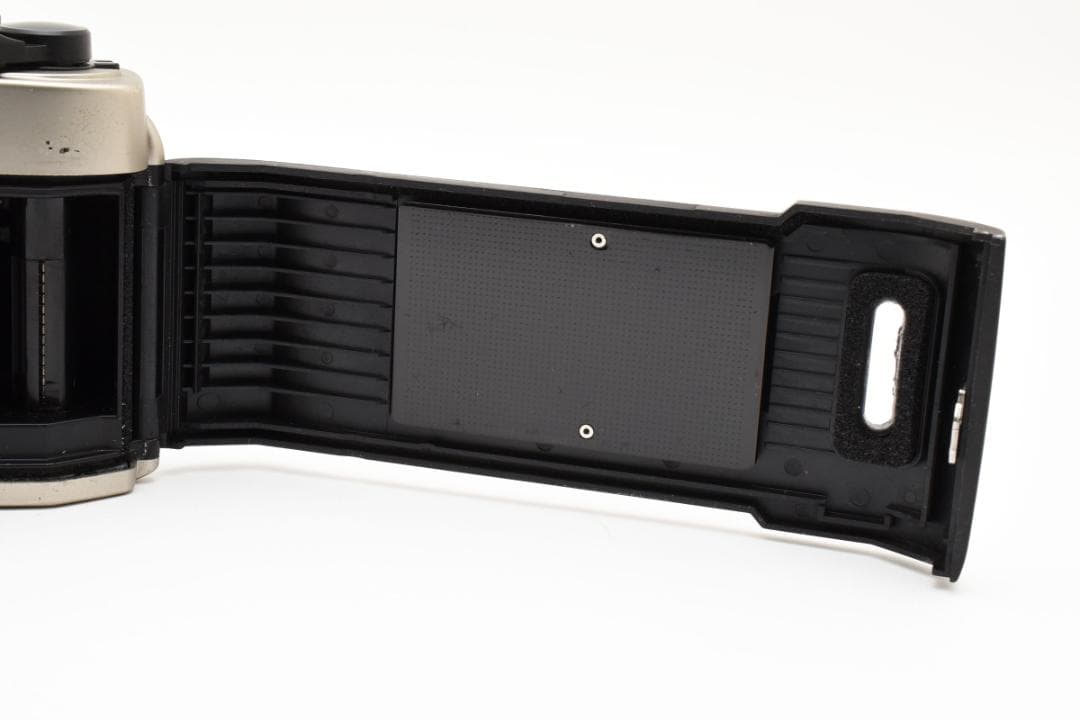 超美品 NIKON ニコン FM10 フィルムカメラ　モルト新品交換済 B543