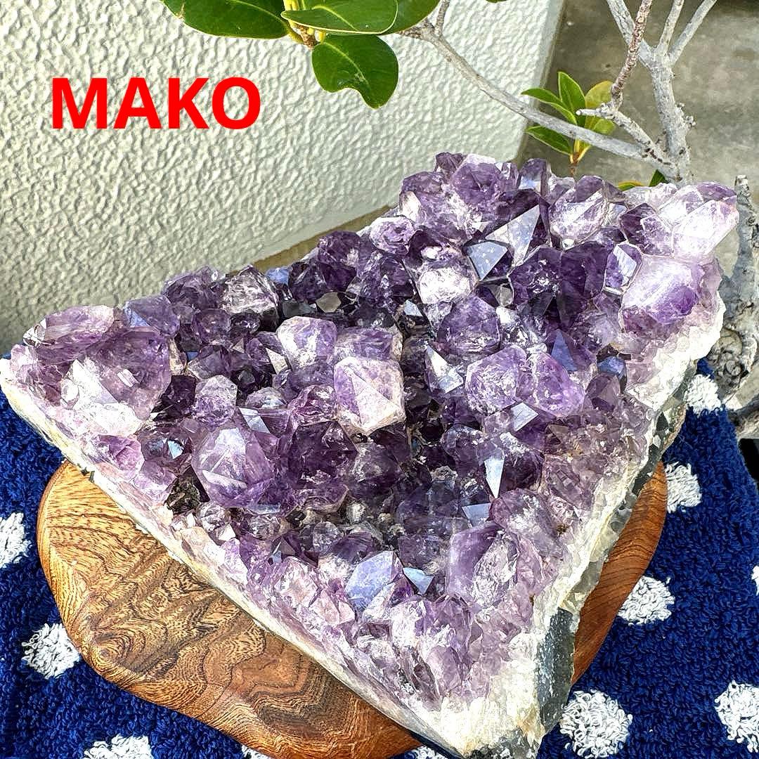 M1849☆アメジストクラスター1.8Kg☆ブラジル産☆天然石☆N51011-B