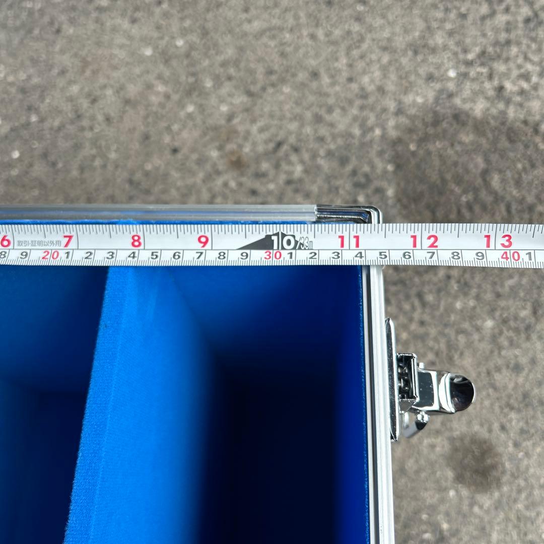 アルミ製シルバーケース 鍵付き　ポータブルアンプ用