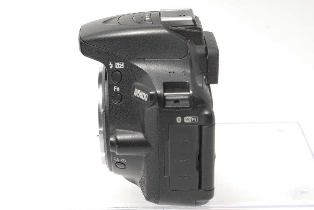 ☘️ショット数少なめ⭐美品☘️Nikon D5600 ダブルズームキット