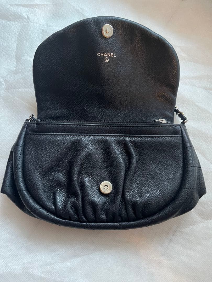 美品　シャネル ハーフムーンショルダーバッグ　チェーンウォレット キャビアスキン